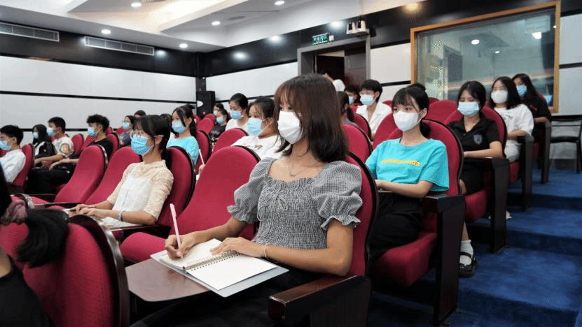 说明: http:/__local/2/A1/C6/F690FEE20C58BA4C40BD037A039_514328D4_ED43.png